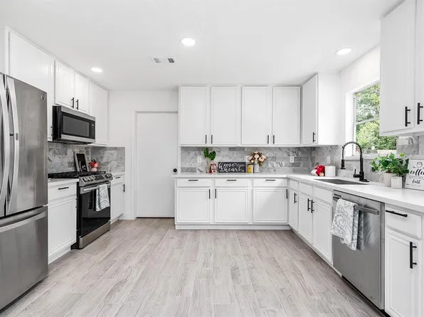 2715 Woodcreek Meadows Ln, Houston, TX 77073