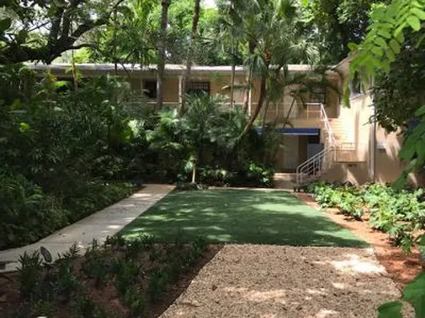 3475 Royal Rd APT 6, Miami, FL 33133