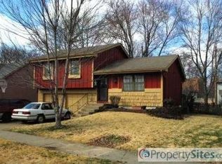 1912 E Mohawk Dr, Olathe, KS 66062