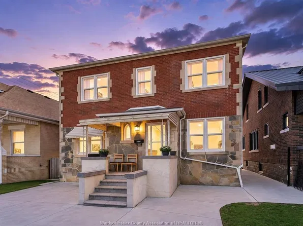 975 Parent Ave, Windsor, ON N9A 2E2