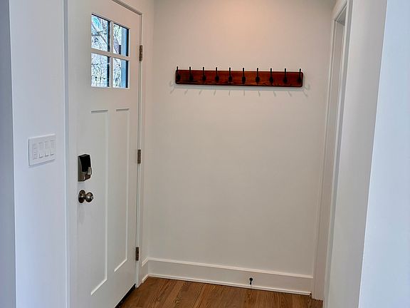 2nd image of 405 Calvin Ln #1