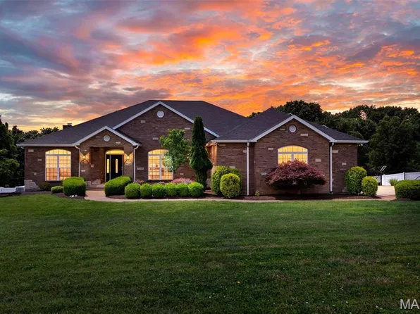 4428 S Fork Rd, High Ridge, MO 63049