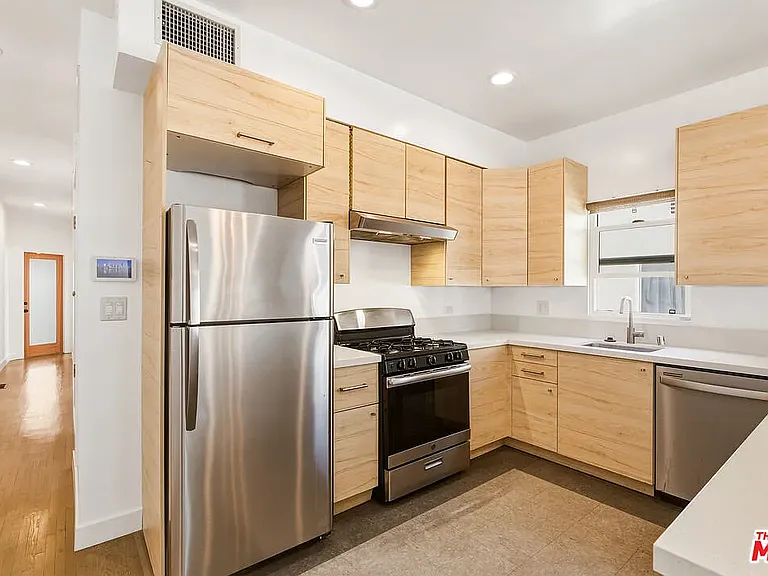 3429 Edgehill Dr #3 — Photo 8