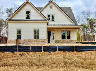 172 Cherokee Dr S, Waleska, GA 30183