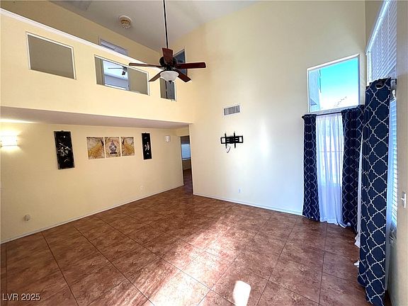 5th image of 8242 Strawberry Valley Ct