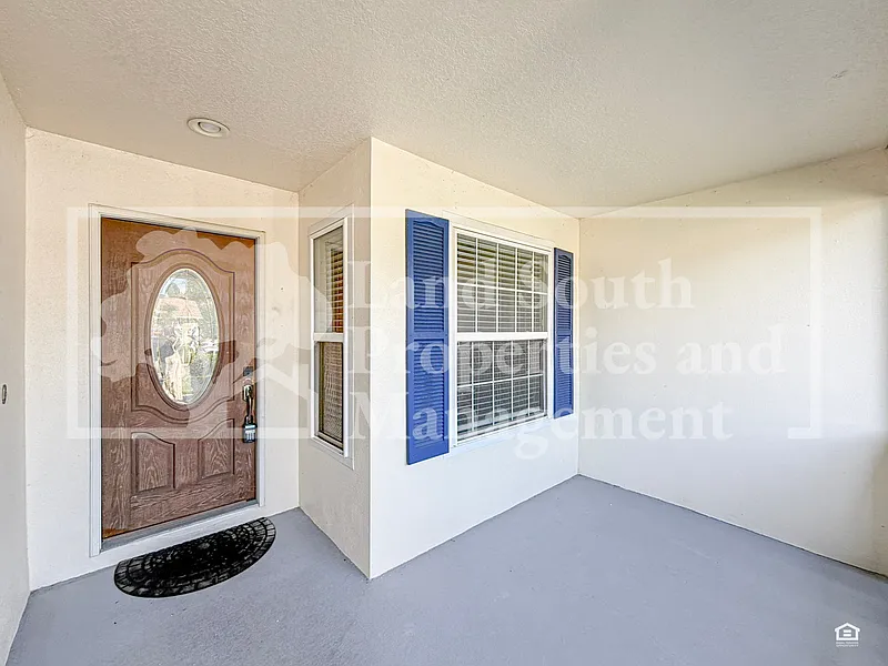 4 bed, 2.0 bath, 1596 sqft, $2,150 — Photo 2