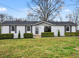 104 N Hillwood Cir, Greenbrier, TN 37073
