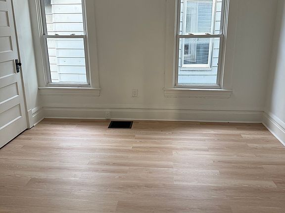 4th image of 168 E Church St