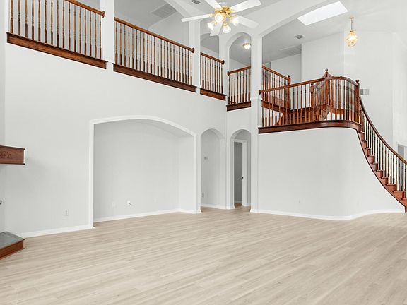4th image of 3131 Atrium Dr