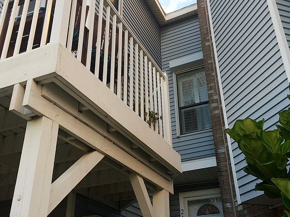2nd image of 210 Seawall Blvd E