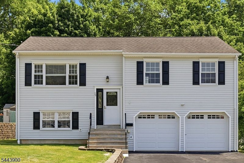 1st image of 29 Amendola Dr