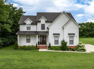 2744 Morrow Ln, Columbia, TN 38401