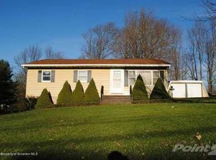 422 Gravity Rd, Lake Ariel, PA 18436