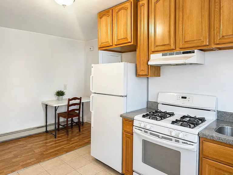 20 Shanley St #1L — Photo 3