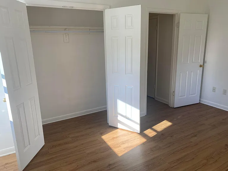 4 Deborah Ct #B — Photo 7
