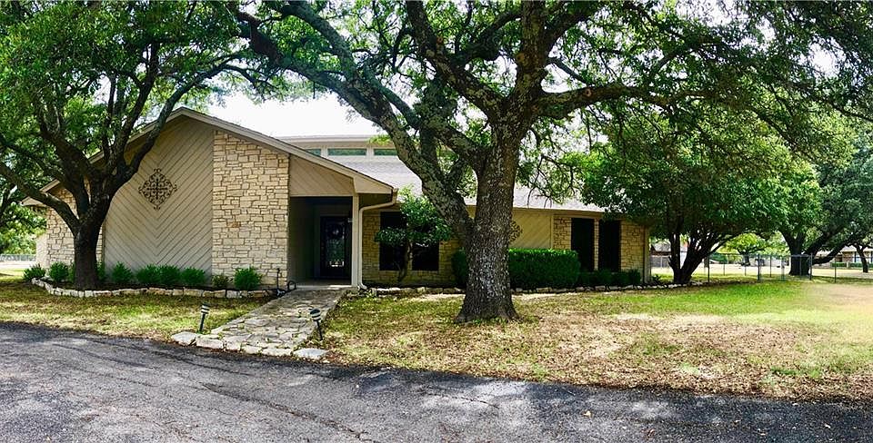 1st image of 103 Green Oaks Ct