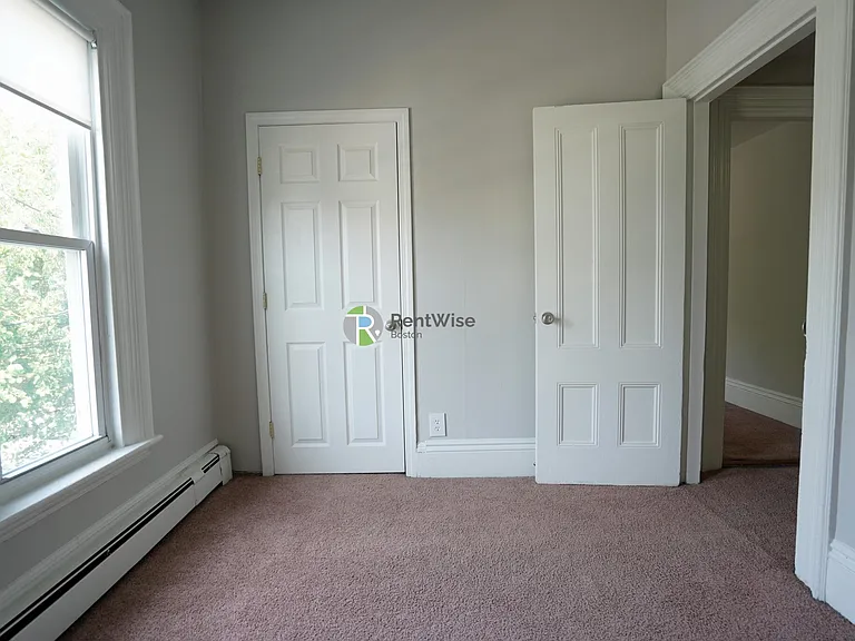 21 Mansfield St #2 — Photo 9