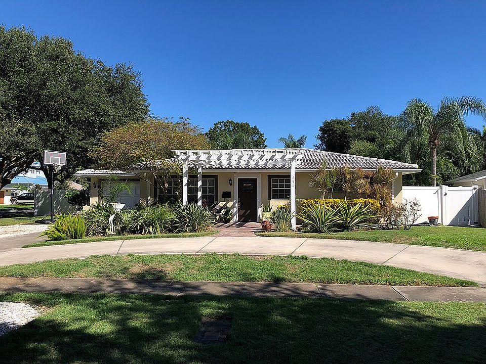 1st image of 751 Alda Way NE