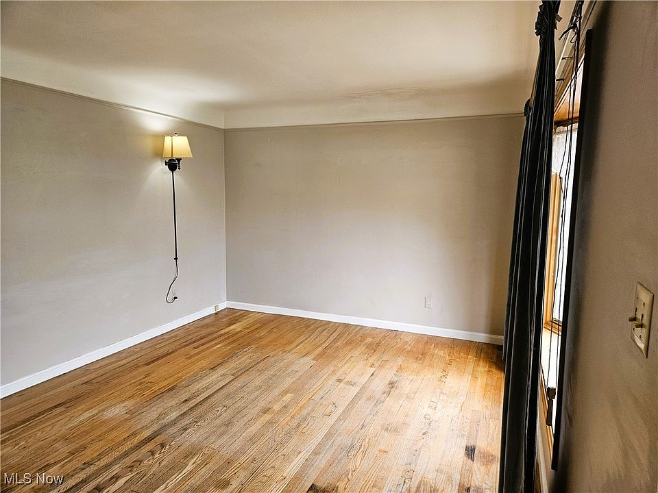 13812 York Blvd, Garfield Heights, OH 44125 | Zillow