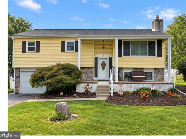 971 Oakdale Dr, Pottstown, PA 19464