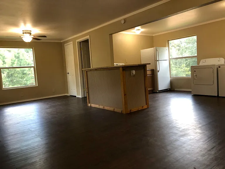 7316 N Highway 135 — Photo 3