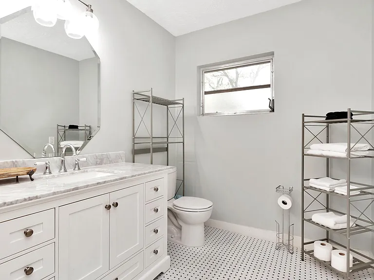 3906 W San Obispo St — Photo 20
