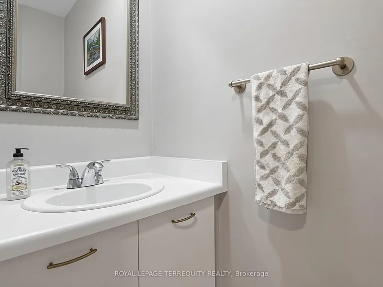7 Yorkville Ct — Photo 18