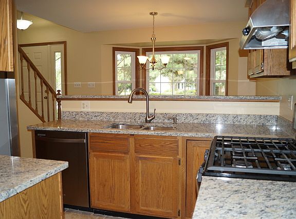 5th image of 2455 Hunter Dr