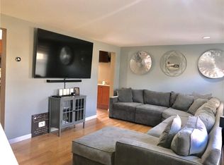 21 Farmstead Rd, New Windsor, NY 12553