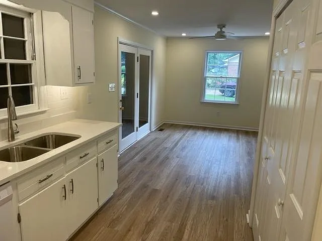1041 Crooked Creek Ct — Photo 8