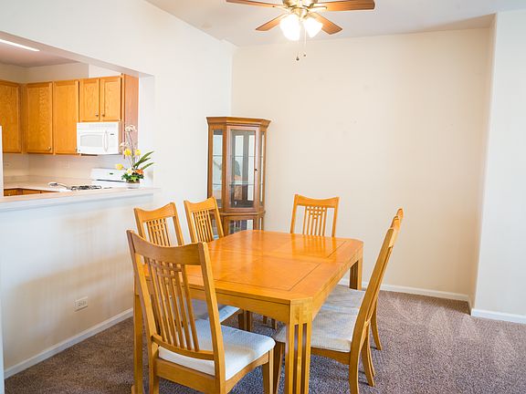 3rd image of 584 New Haven Dr