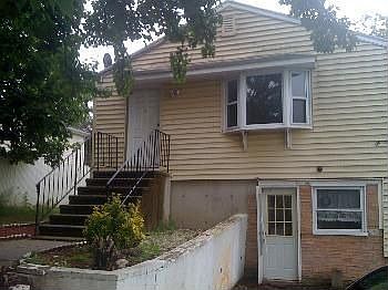 2nd image of 125 Cloverhill Ave