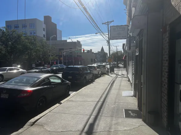 167 Claremont Avenue image 14 of 15