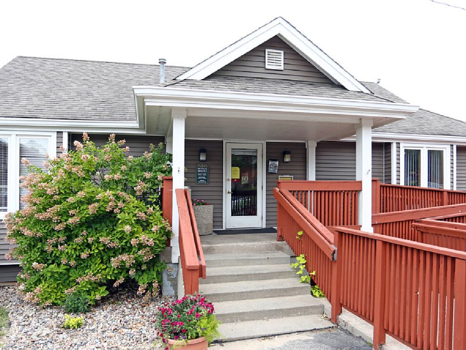 The leasing office is located right on property