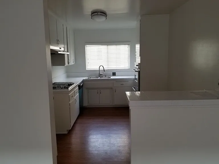 14403 Addison St — Photo 25