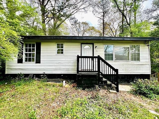 1st image of 511 Emily Pl NW