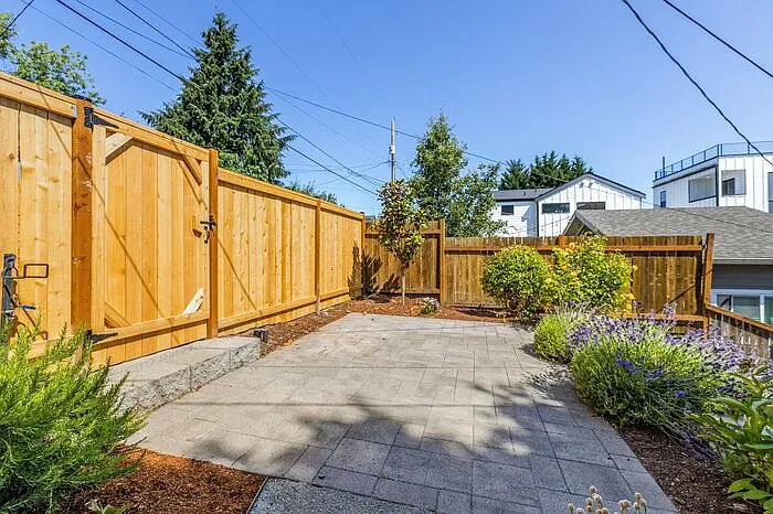 5929 32nd Ave SW — Photo 34