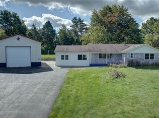 6190 Cole Rd, Orchard Park, NY 14127