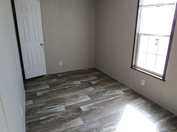 4th image of 2200 Harper St Lot C-33