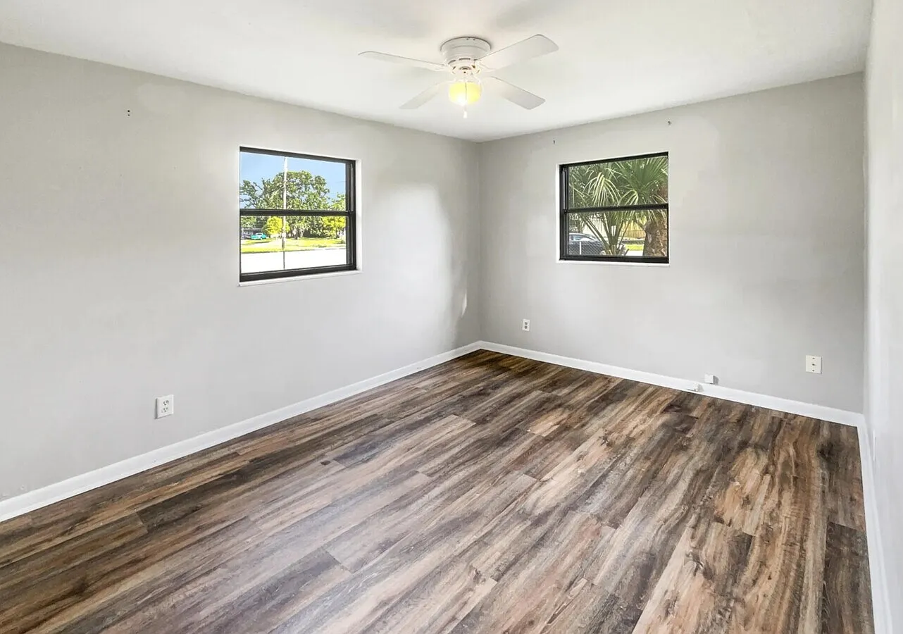 4 bed, 1.5 bath, 1016 sqft, $1,900 — Photo 3