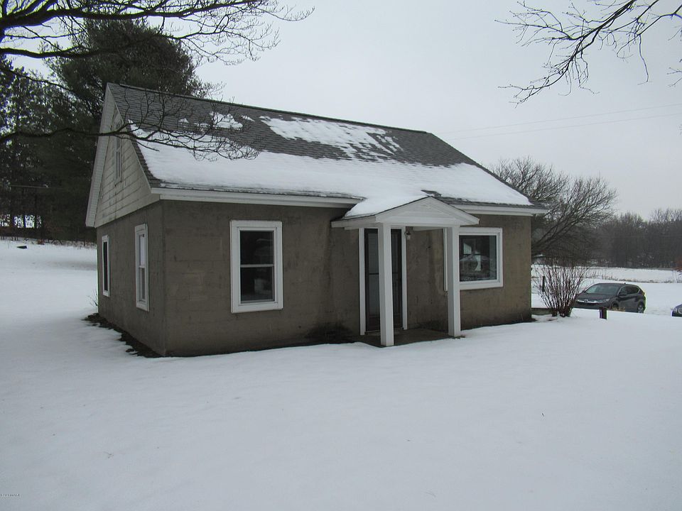 1st image of 7060 Pine Hill Dr NE