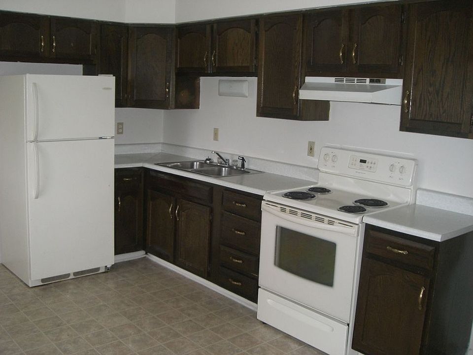 2nd image of 211 S Eagle Creek Dr