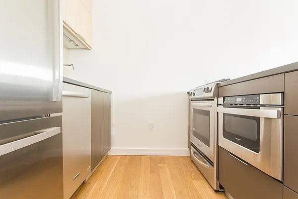 Rented by MNS | media 6