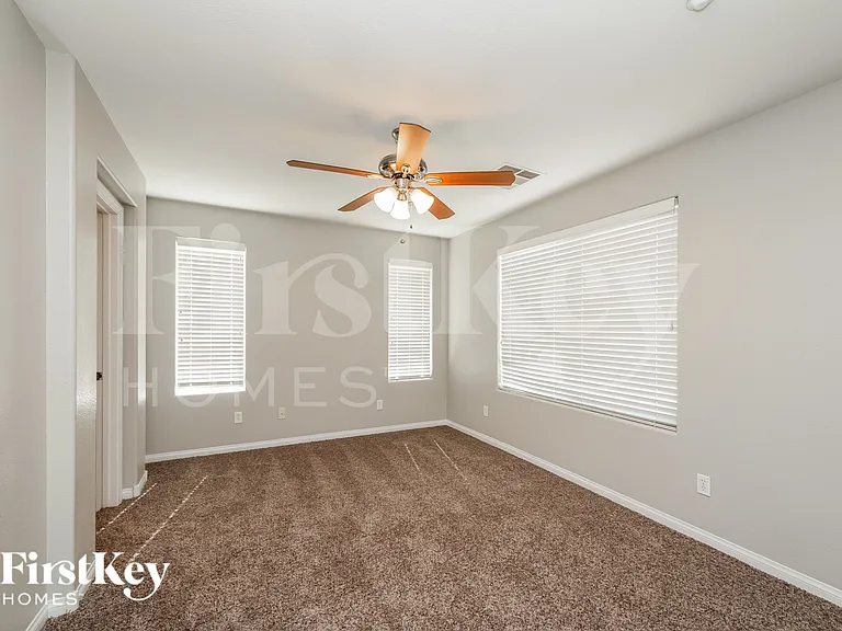 8936 Amy Olivia Ave — Photo 4