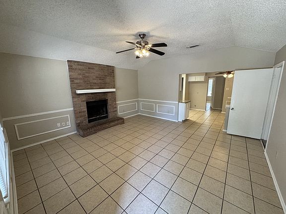 3rd image of 5012 Santa Fe Ct
