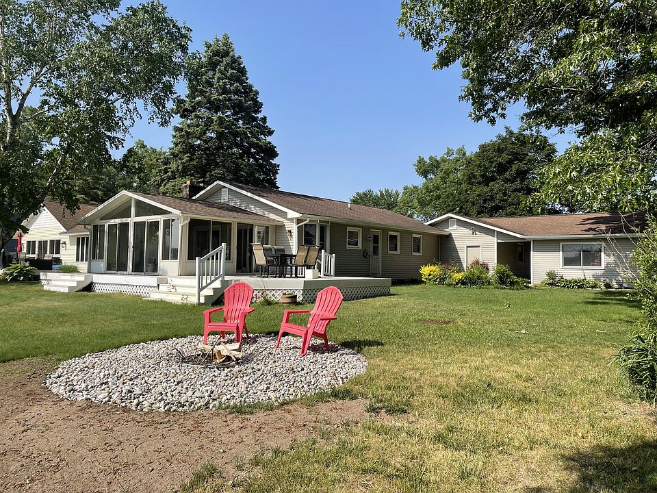8664 Tecumseh Trl, Howard City, MI 49329 Zillow