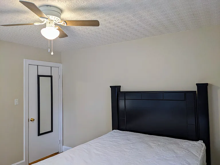 4668 Fairmont Ave — Photo 25