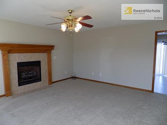5th image of 418 SW Graystone Dr