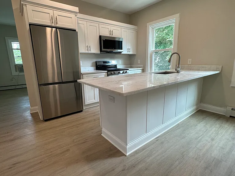 186 Bridgham St #2 — Photo 5