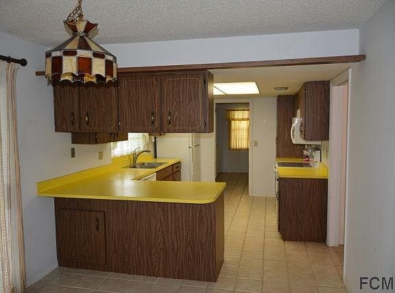 4th image of 35 Claridge Ct N